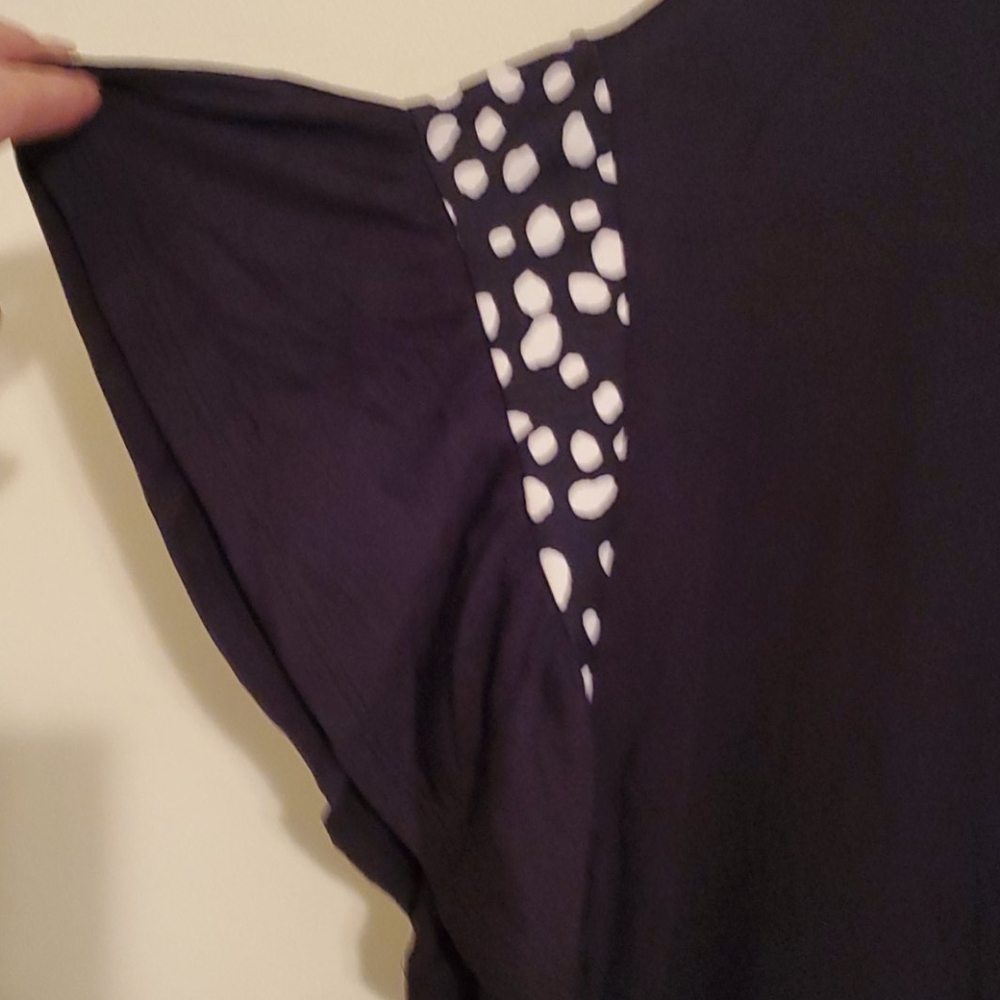 Top - Picture 3 of 6